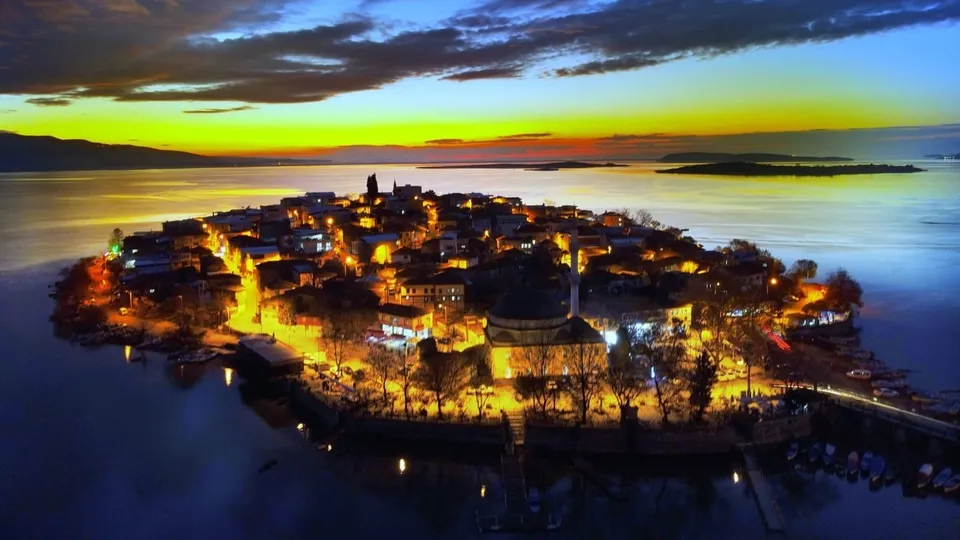 Gölyazı’da büyüleyici gün batımı