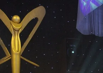 Pantene Altın Kelebek Ödülleri kimler, hangi ödülleri aldı? Pantene Altın Kelebek Ödülü kazananları 2022 | En iyi dizi, oyuncu...