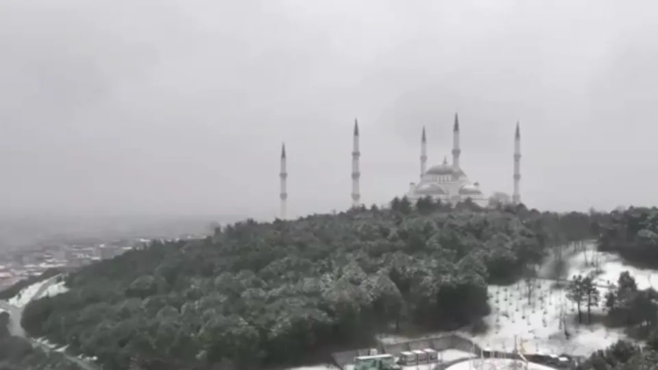 Kar altında İstanbul A Haber dron kamerasında