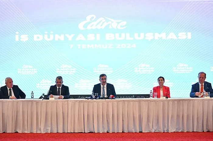 cumhurbaskani-yardimcisi-yilmazdan-tek-haneli-enflasyon-aciklamasi-tek-haneli-rakamlara-ulasincaya-kadar-bu-mu-1720362678355.jpeg Cumhurbaşkanı Yardımcısı Yılmaz'dan tek haneli enflasyon açıklaması! "Mücadeleyi sürdürmemiz gerekiyor" - 2