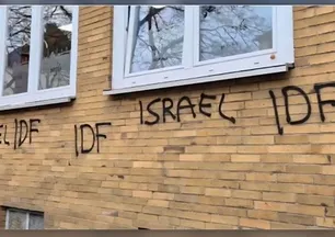 Almanya’da iki camiye provokatif saldırı