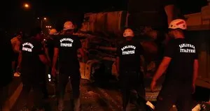 Şanlıurfa’da zincirleme kaza! Tır devrildi: 3 yaralı