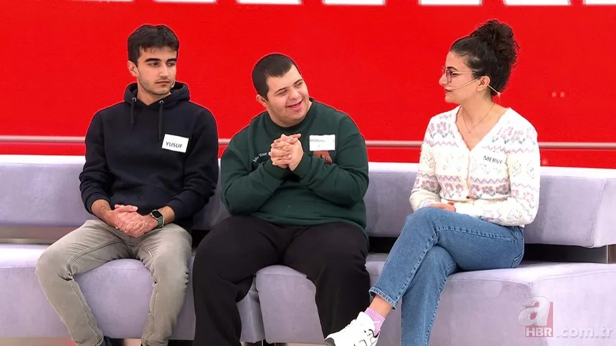 Hikayesiyle yürek yakan minik Ecrin bulundu! Müge Anlı kardeşlerin yüzünü güldürdü 3