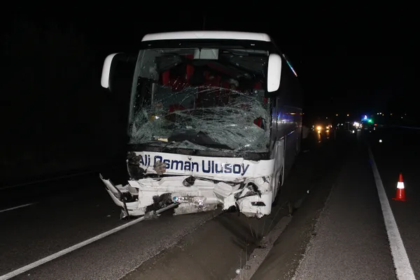 1656212943032.jpg Kastamonu'da otomobil ile otobüs çarpıştı! Ölü ve yaralılar var - 1