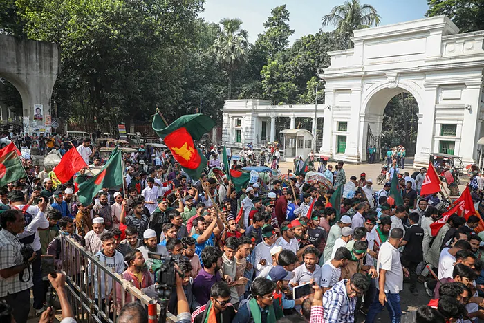 bangladesin-gorevden-alinmis-basbakani-hasina-idam-cezasina-carptirildi-1763371737623.jpg Bangladeş, EPA