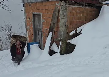 900 rakımlı köyde kışın zorlu yüzü!