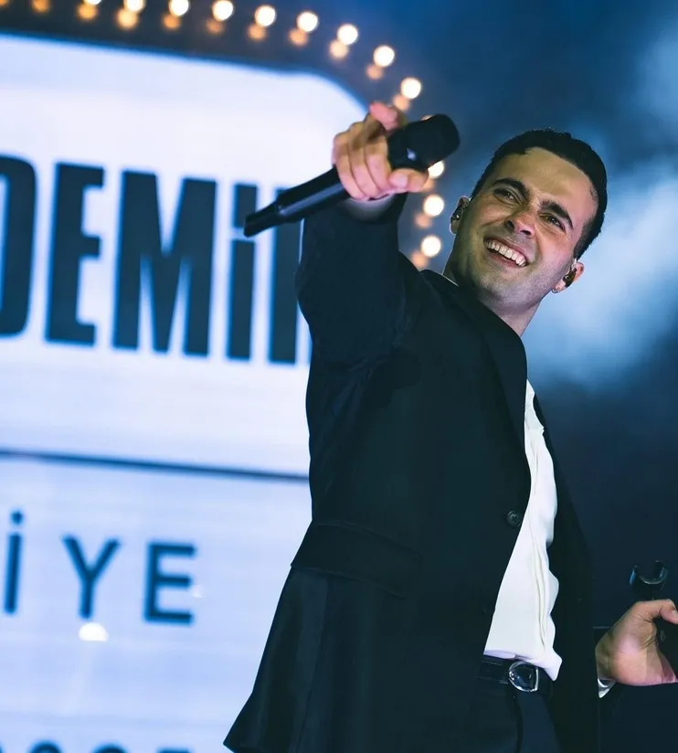 14-unlu-hakkinda-gozalti-karari-listede-burak-deniz-ve-norm-ender-de-var-1775715745993.jpg Şarkıcı Mert Demir gözaltında