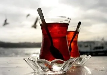 Demli çay tüketiminde 'böbrek taşı' riski