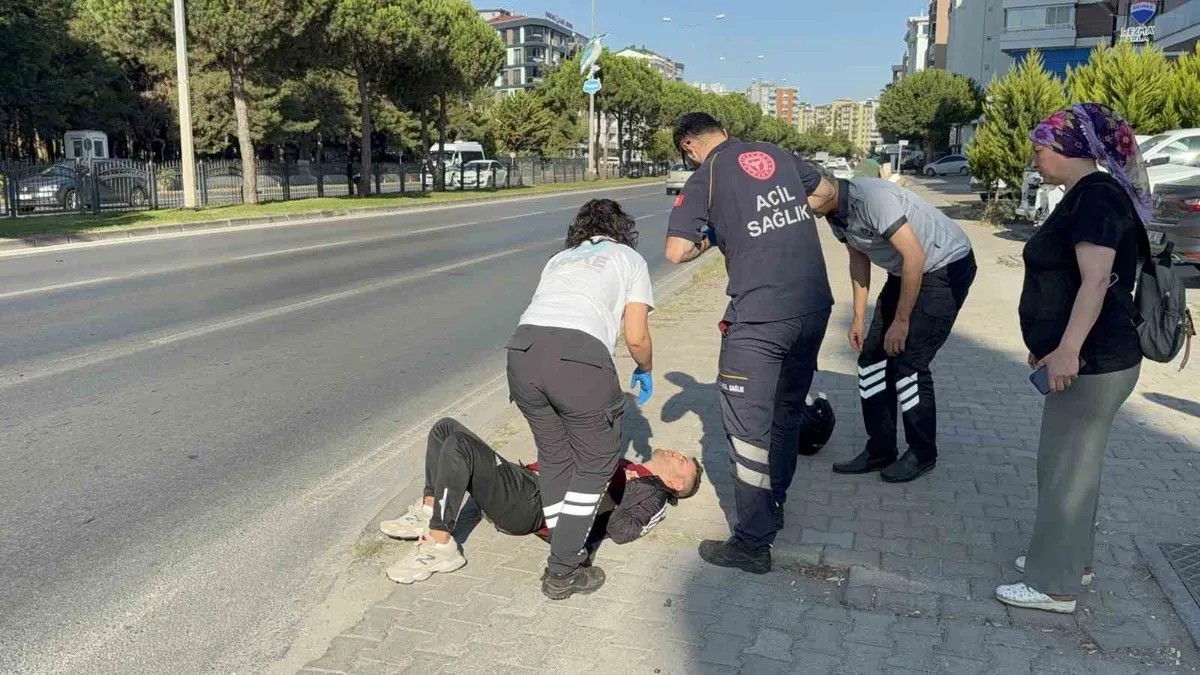 Samsun'da motosiklet yayaya çarptı: 2 yaralı