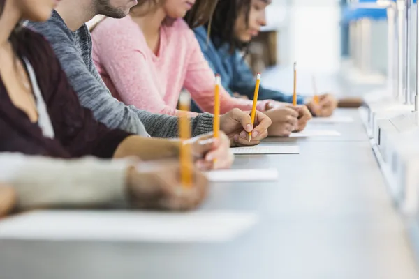universiteler-kapanacak-mi-universitelerde-yuz-yuze-egitim-bitecek-mi-iste-hibrit-egitime-gecen-universiteler-1642080207283.jpg Üniversiteler kapanacak mı? Üniversitelerde yüz yüze eğitim bitecek mi? İşte hibrit eğitime geçen üniversiteler… - 1