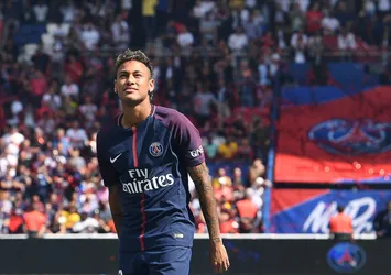 Real Madrid Neymar'ı transfer etmek istiyor