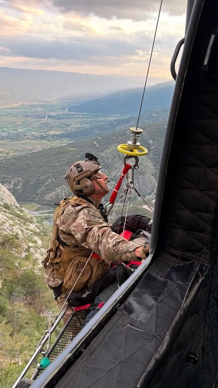 1780948949423.jpeg Sarp arazide zamanla yarış! Kahraman Mehmetçik'ten nefes kesen kurtarma - 1