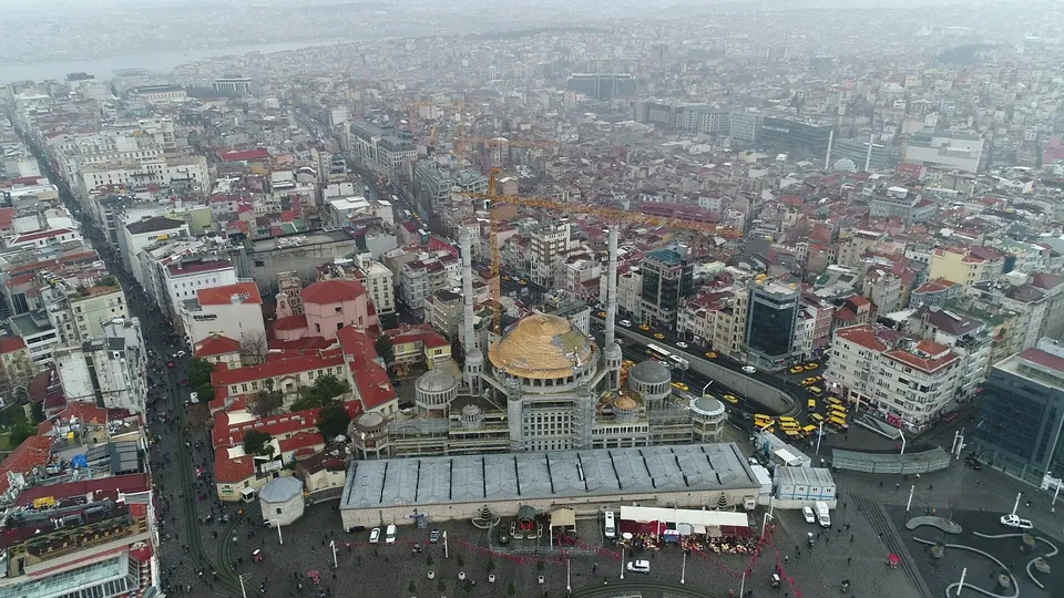 Taksim Camii'nde sona geliniyor