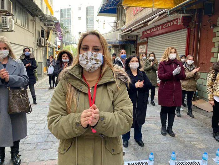 Eğitimcilerden İzmir Büyükşehir Belediye Başkanı Tunç Soyer’e karşı ’daimi iş’ eylemi