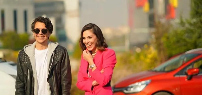 Ersay Üner'den bir günde iki klip!