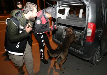 İstanbul'da asayiş uygulaması! 430 şüpheli yakalandı
