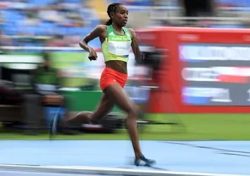 Almaz Ayana 23 yıllık dünya rekorunu kırdı
