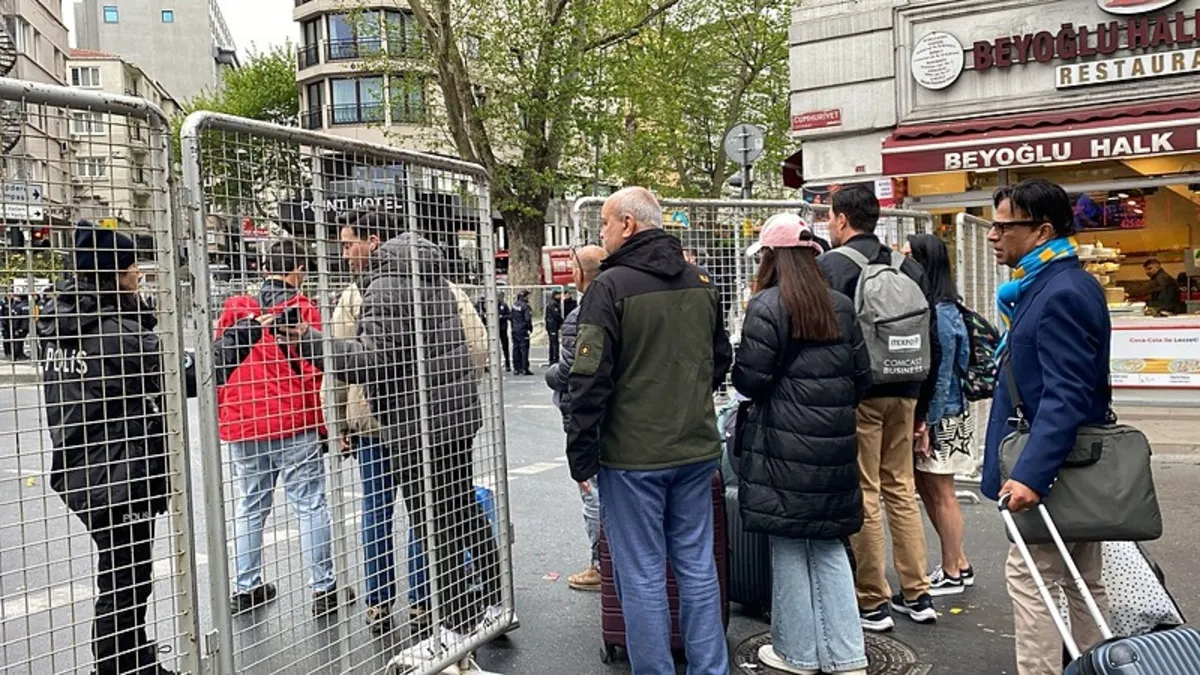 1 Mayıs nedeniyle Taksim kapatıldı! İşe gidenler yürüdü