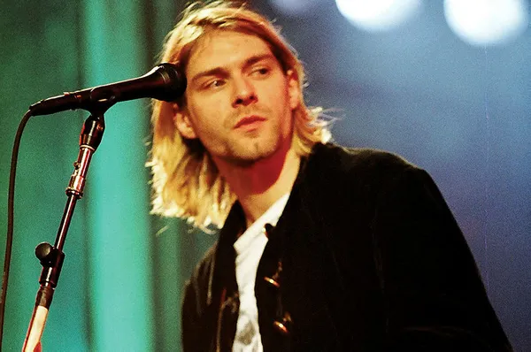 Nirvana'nın solisti Kurt Cobain'in gitarına rekor fiyat - 1