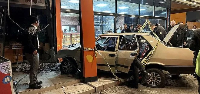 Adana’da feci kaza! Kontrolden çıktı dükkana daldı: 1 ölü