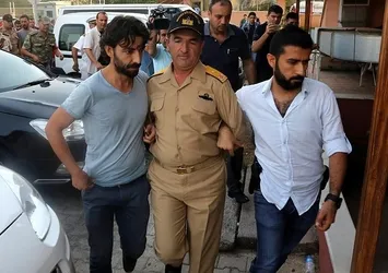 4 saat direndi, tıraş olup teslim oldu