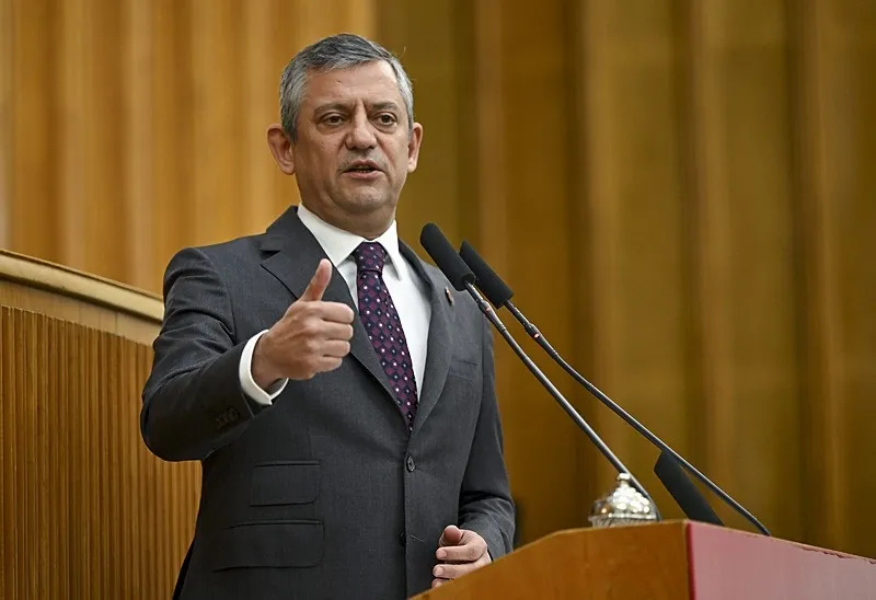 chpde-adaylik-savasi-basladi-ozelden-imamogluna-ilk-kursun-1775710319177.jpeg CHP'de adaylık savaşı başladı: Özel'den İmamoğlu'na ilk mesaj - 1