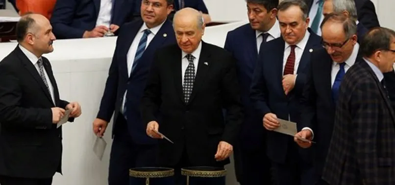BAHÇELİ'DEN REFERANDUM AÇIKLAMASI