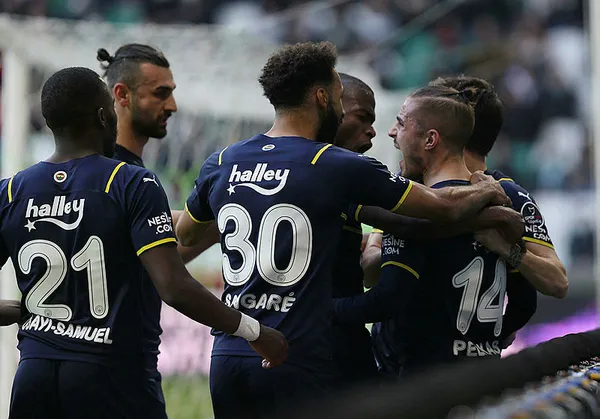 giresunspor-1-fenerbahce-2-mac-sonucu-kanarya-galibiyeti-hatirladi-1644679549435.jpg Giresunspor: 1 - Fenerbahçe: 2 MAÇ SONUCU | Kanarya galibiyeti hatırladı - 2