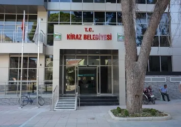 CHP'li Kiraz Belediyesi'nde işçi kıyımı! Haksız yere atılan işçiler isyan etti: Evimize ekmek götüremiyoruz