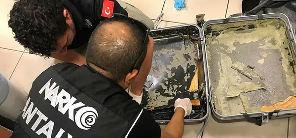 Antalya Havalimanı'nda 3,5 kilogram eroin ele geçirildi: 2 tutuklama - 1