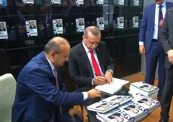 Akdoğan'dan Erdoğan kitabı: Lider