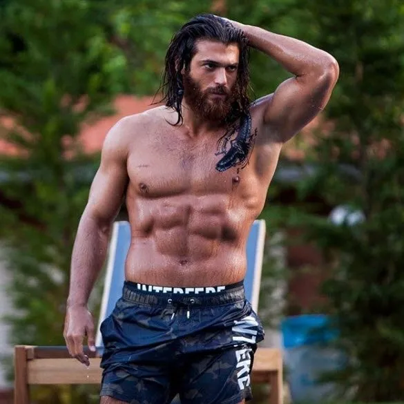 Erkenci Kuş’un yıldızı Can Yaman’dan rekor! Zirveye yerleşti