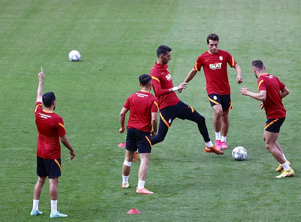 PSV Galatasaray maçı hangi kanalda, şifreli mi, şifresiz mi? Şampiynlar Ligi PSV GS maçı ne zaman, saat kaçta?