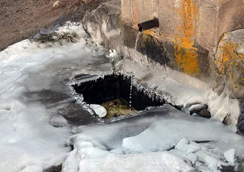 Sıcaklıklar eksi dokuz dereceye düştü! Arabalar soğuktan çalışmadı! Meteoroloji'den çok sayıda ile sağanak yağış ve don uyarısı...