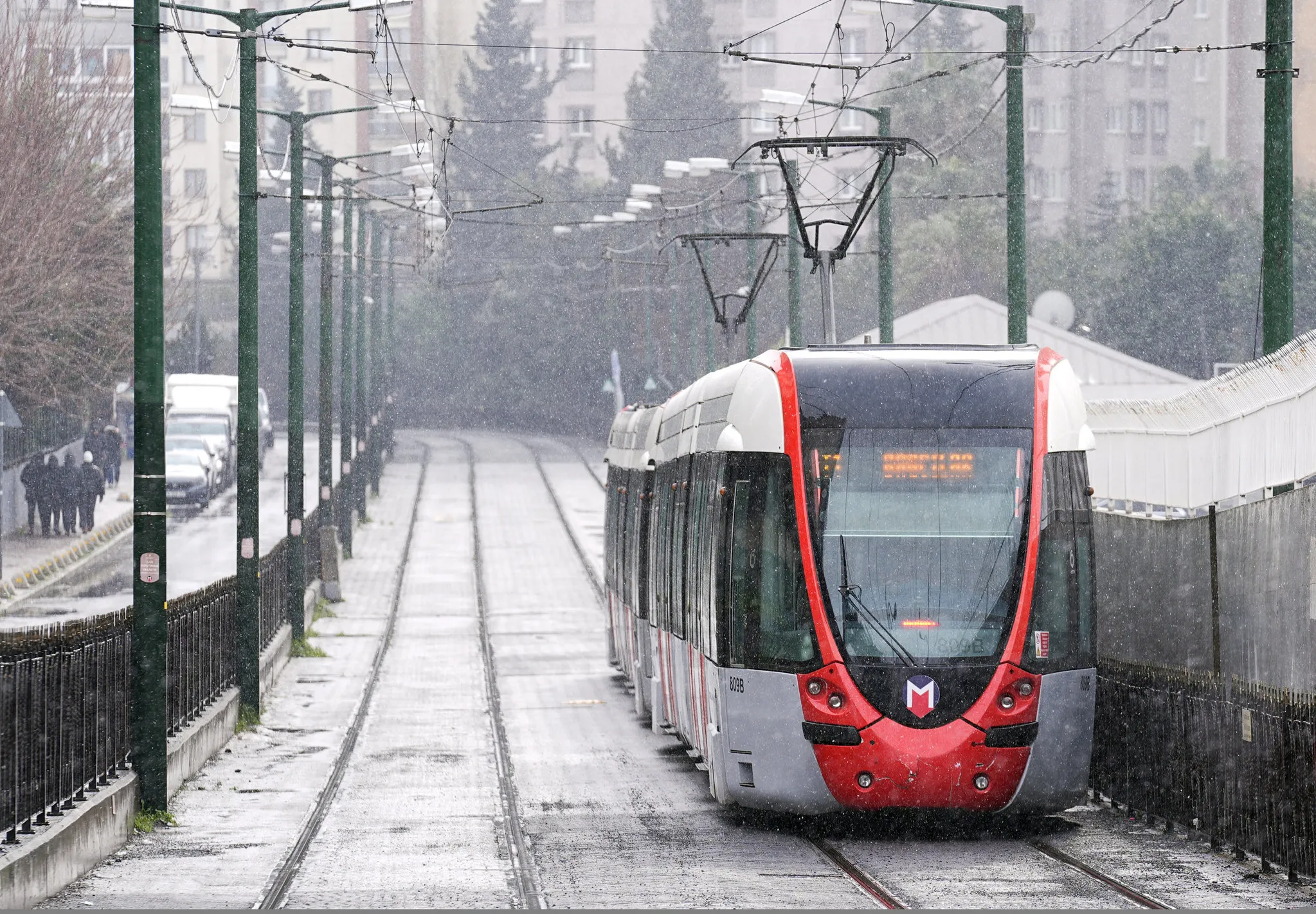 Buz keseceğiz! Uzman isim İstanbul'a kar yağışı için tarih verdi