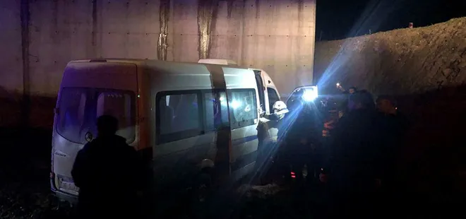 İşçi servisi üst geçit inşaatına düştü: 5 yaralı