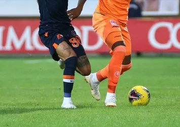 Başakşehir zirve yarışında Alanyaspor'u 2-0 yendi