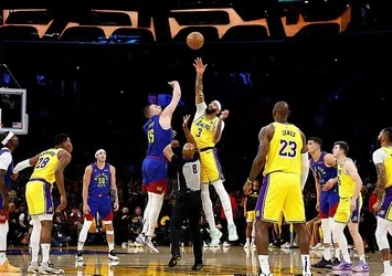 NBA play-off'larında Nuggets'ı yenen Lakers, seriyi 3-1'e getirdi