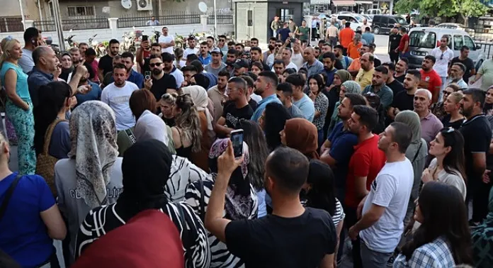 demli-igdir-belediyesinde-personel-kiyimi-cok-sayida-isci-cikarildi-1720217294501.jpg DEM'li Iğdır Belediyesi'nde personel kıyımı! Çok sayıda işçi çıkarıldı - 2