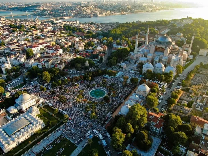 87 yıl sonra yeniden özgürlüğüne kavuşan Ayasofya Camii kararının üzerinden 1 sene geçti!