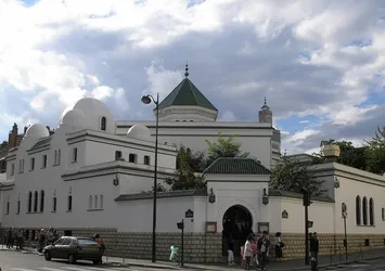 Fransa’da 4 cami kapatıldı