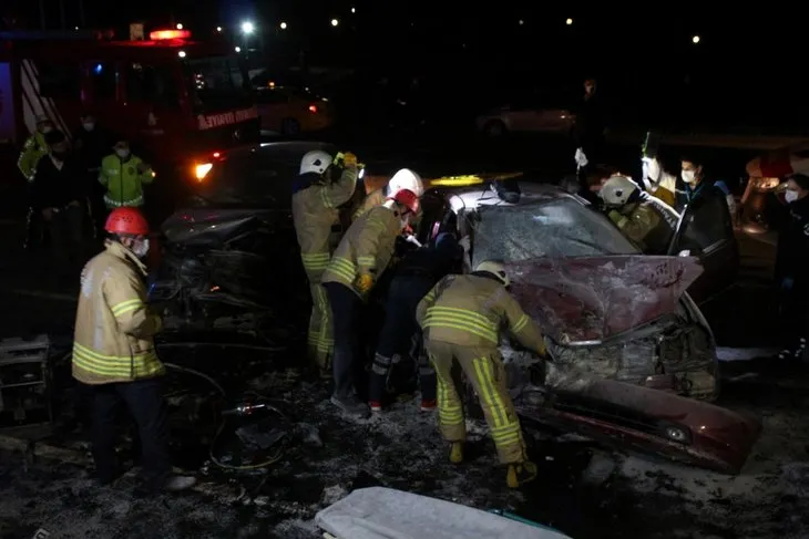 İstanbul Sarıyer'de korkunç trafik kazası! Savaş meydanı gibi...