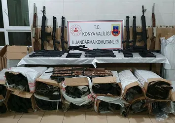 Kargoyla Hakkari'ye gönderilen 340 tüfek ele geçirildi