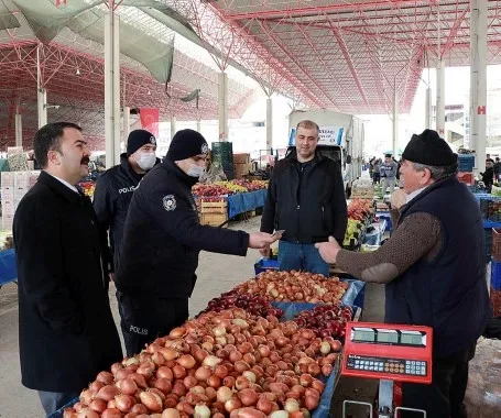 Sokağa çıkma yasağına uymayan yaşlı adamın polise cevabı şaşırttı - 4