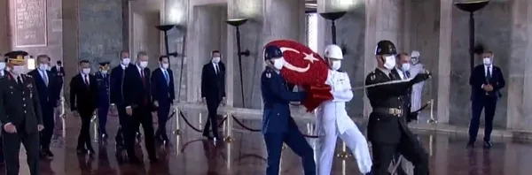 Son dakika haberleri | Başkan Erdoğan’dan YAŞ öncesi Anıtkabir’e ziyaret