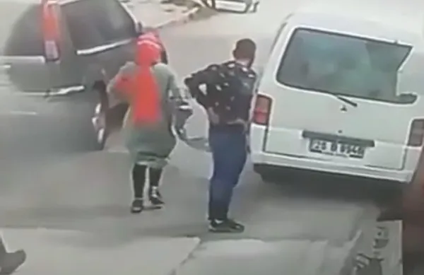eskisehirde-kan-donduran-goruntuler-8-yillik-husumet-cinayetle-bitti-1669795949335.jpg Eskişehir’de kan donduran görüntüler! 8 yıllık husumet cinayetle bitti - 2