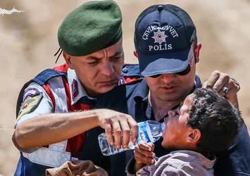 Türk ve Avrupalı arasındaki fark sınır kapıları açılınca yeniden ortaya çıktı