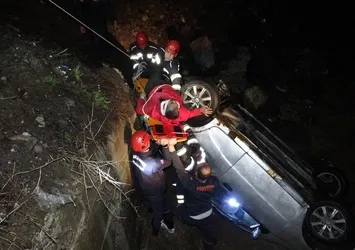 Erzurum’da kontrolden çıkan araç dereye uçtu: 3 yaralı