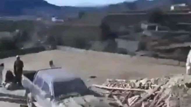 Afganistan'da 5,9 büyüklüğünde deprem: 280 ölü!