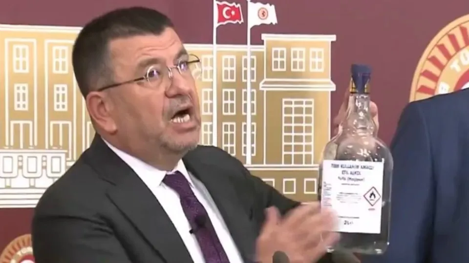 CHP’de sahte alkol sessizliği! CHP’li yönetici sahte alkol ile yakalandı